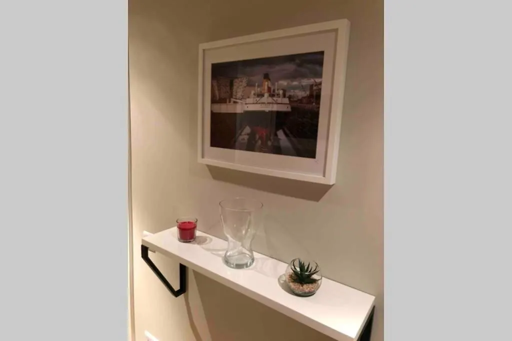Modern City Centre Apartment Belfast